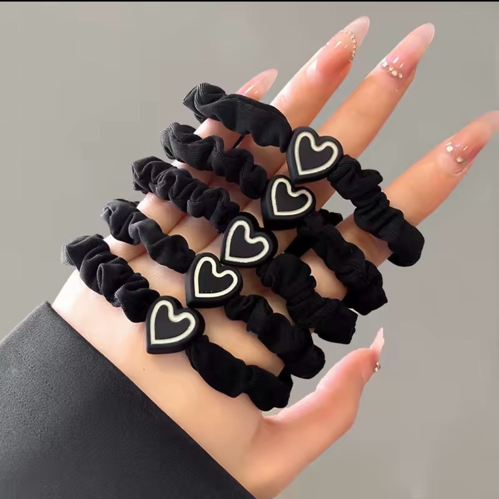 5 pieces of Black Heart Hair Ties